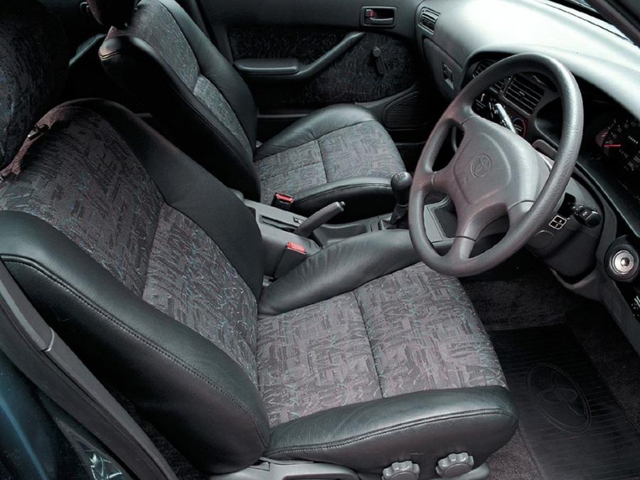  Toyota Camry 1993 года  (ZA) (фото 10 из 17)